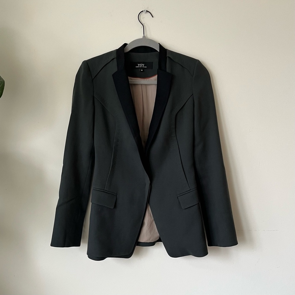 Voice of Voices fitted gray blazer size small (55 korean) VOV